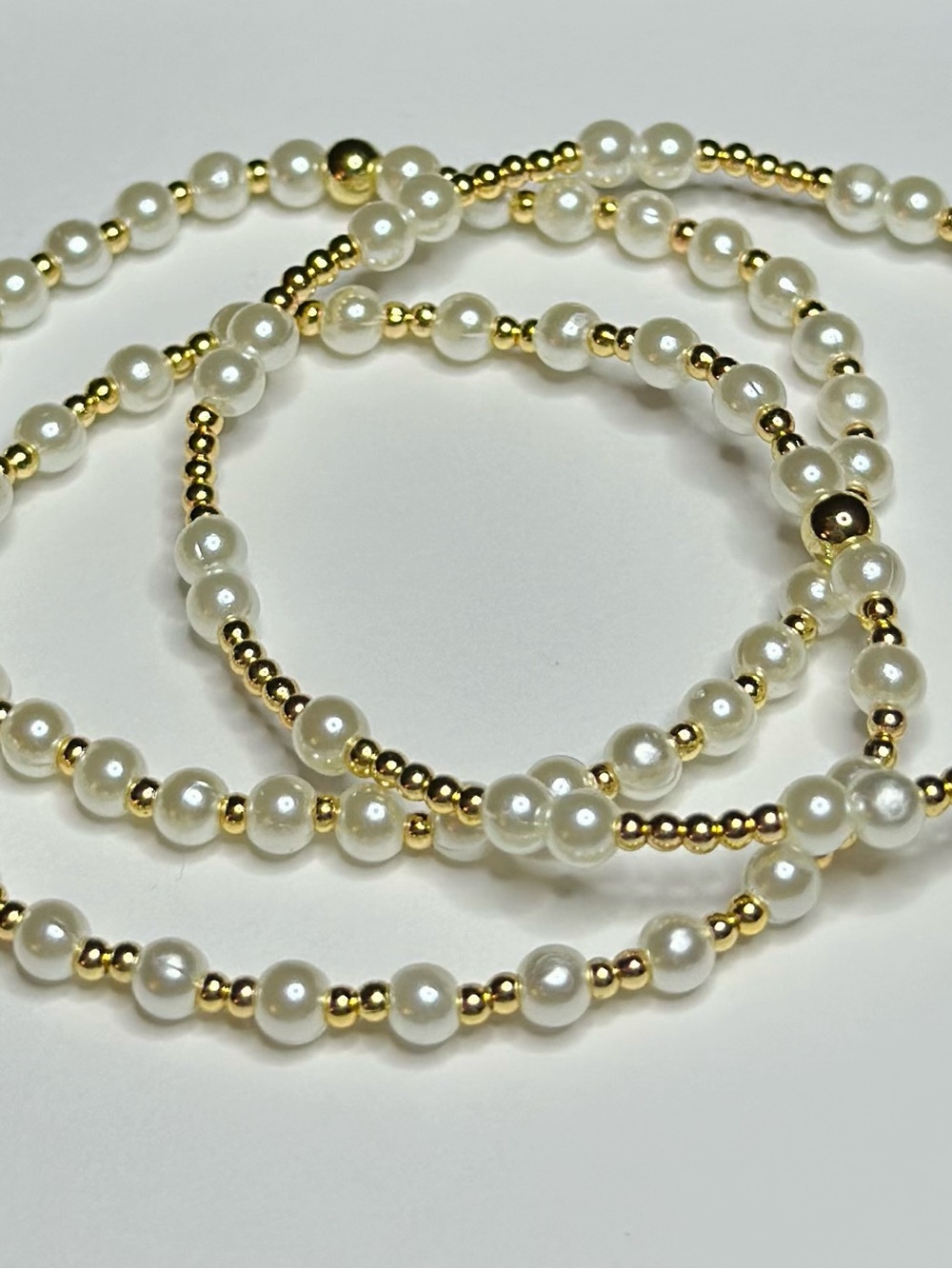 Pearl and Gold Beaded Women's Bracelet - White and Gold